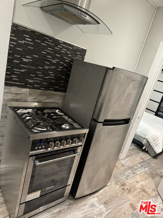 Photo - 5915 Lexington Ave