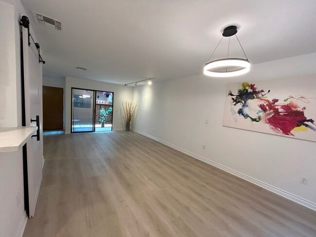 Building Photo - 5445 Corteen Pl Unit 5