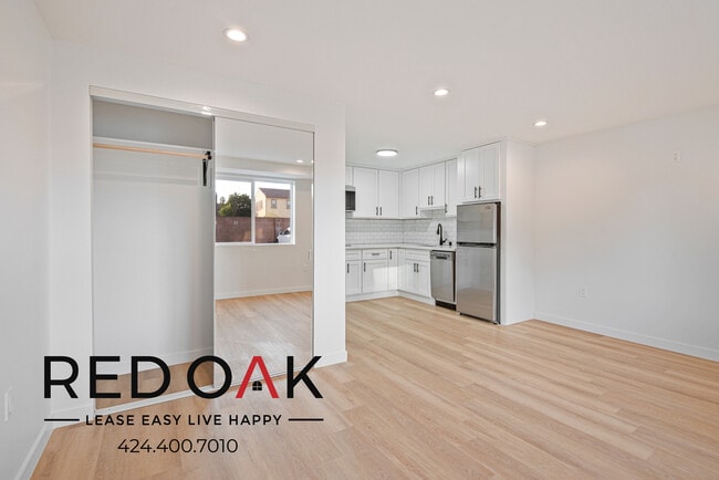 Photo - 8555 Independence Ave Unit 112