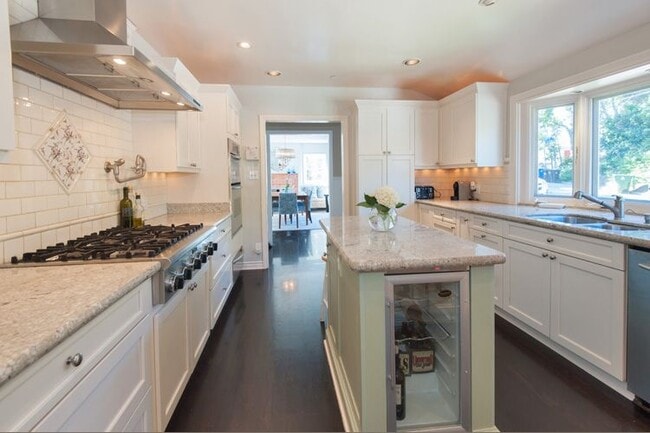 Photo - 7120 Pacific View Dr