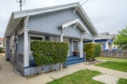 Front of home - 931 S Grand Ave Unit 933