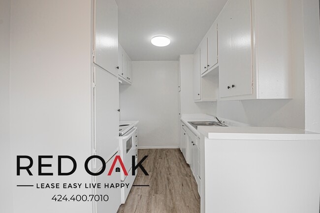 Photo - 915 N Wilton Pl Unit 213