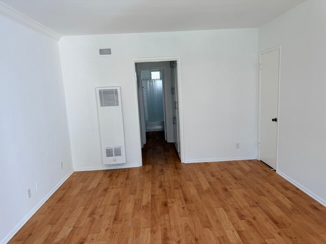 Living Room - 4451 Murietta Ave Unit #17