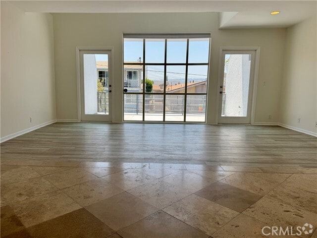 Building Photo - 715 3rd St Rental