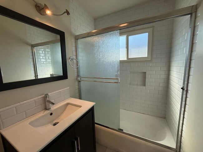 Photo - 1526 Corinth Ave Unit 9