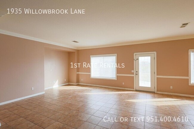 Photo - 1935 Willowbrook Ln