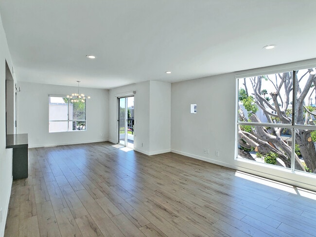 Photo - 1818 Camden Ave