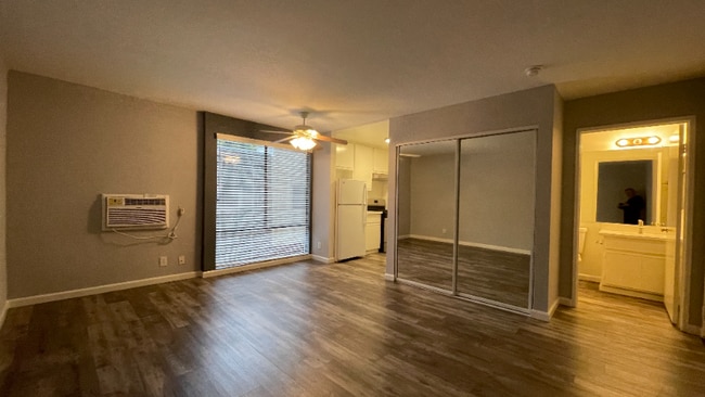 Photo - 7044 Hawthorn Ave Apartment Unit 214