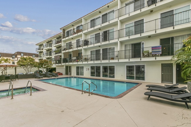 Photo - 1720 Ardmore Ave Condo Unit 223
