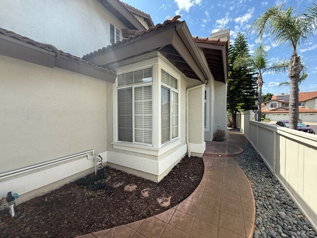 Photo - LOCATION LOCATION!! 4BR/3BA Townhome in De...