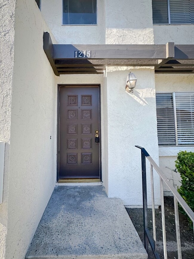 Photo - JUST REMODELED! Great Floor Plan! 2 Bedroom 2 Bathroom Townhome FOR RENT!