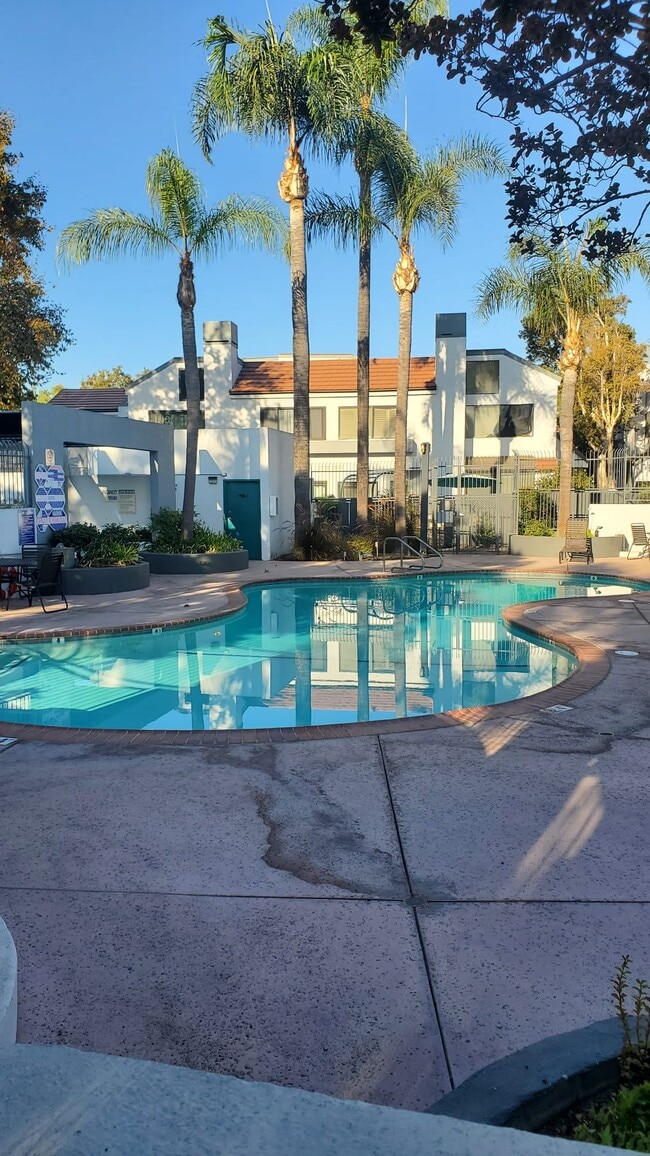 Photo - 2429 Chandler Ave Townhome