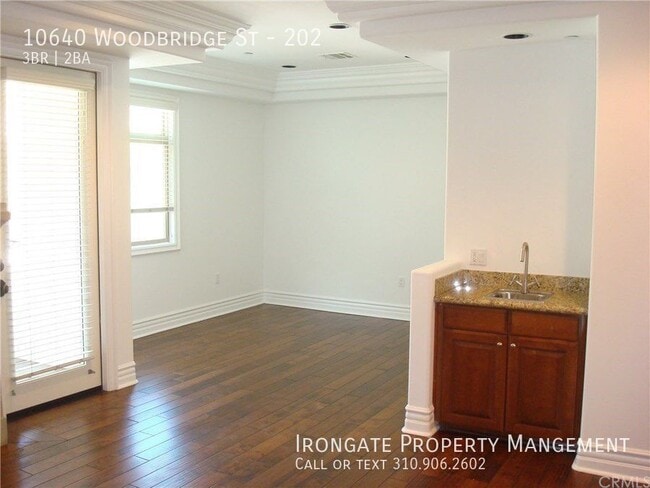 Photo - 10640 Woodbridge St