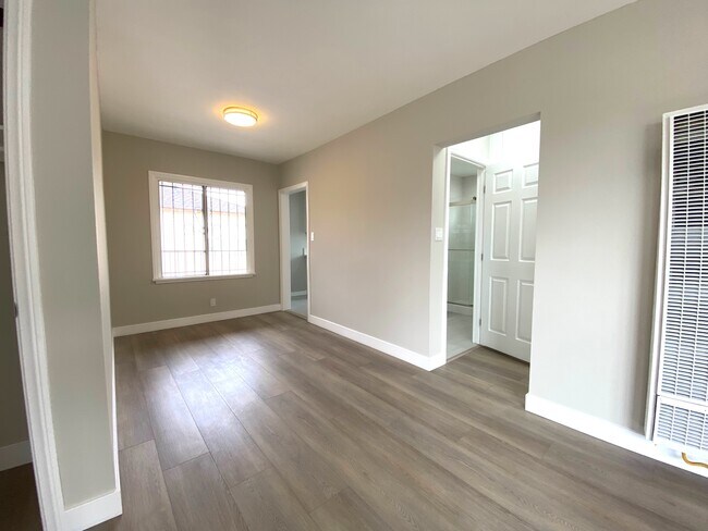 Photo - 1936 1/2 S Rimpau Blvd Unit 1936 1/2