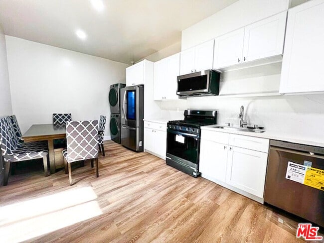 Photo - 4000 Goodwin Ave Townhome