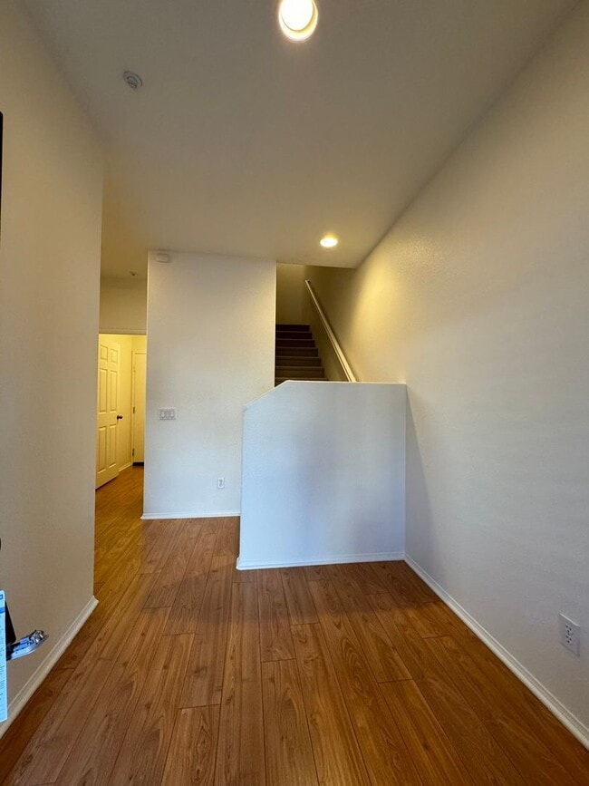 Photo - 616 E Walnut St