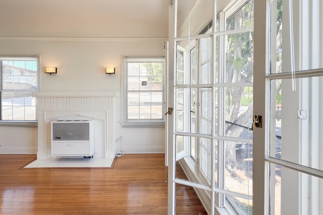 Building Photo - 649 N Irving Blvd Unit 1/2 Rental