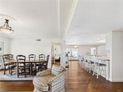 Photo - 2857 Ellesmere Ave