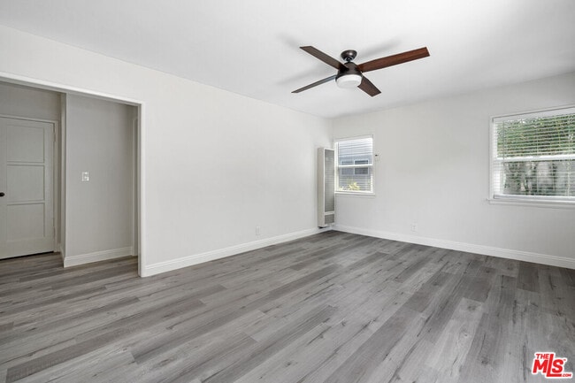 Photo - 908 Venezia Ave