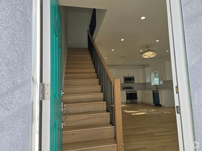 Building Photo - 15951 Bryant St Rental