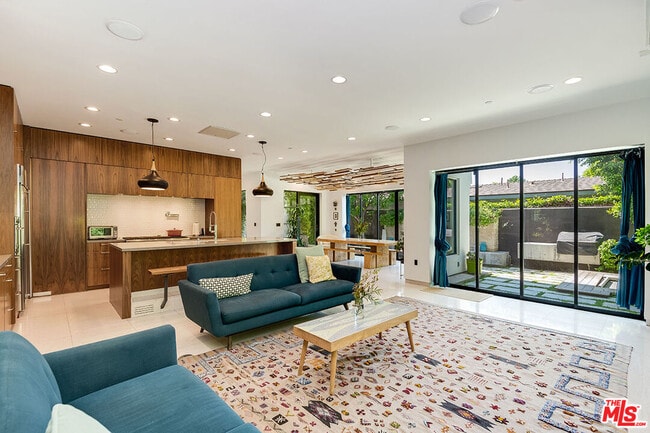 Photo - 4233 Shadyglade Ave