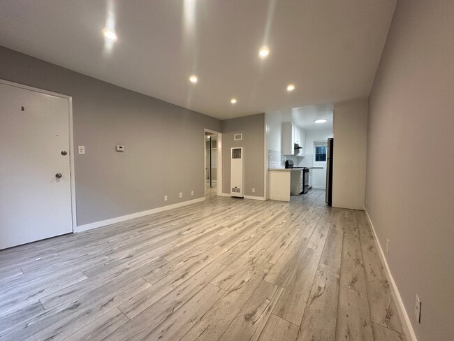 Photo - 7555 De Longpre Ave Unit 9