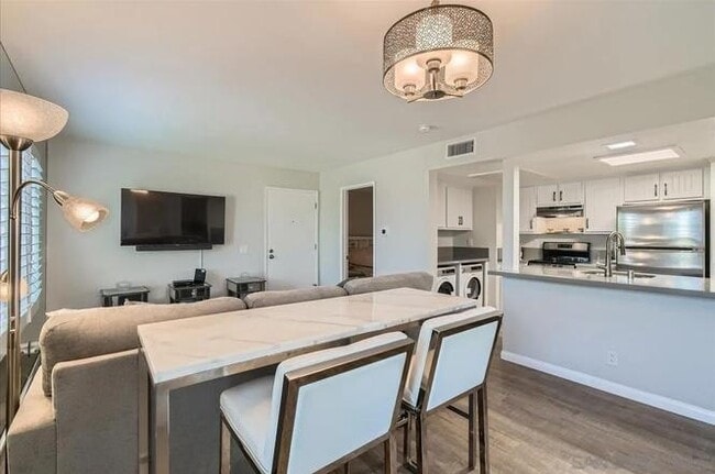 Building Photo - 26191 La Real Unit 26191