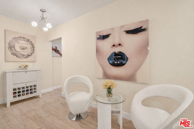 Photo - 927 Kings Rd Unit 117