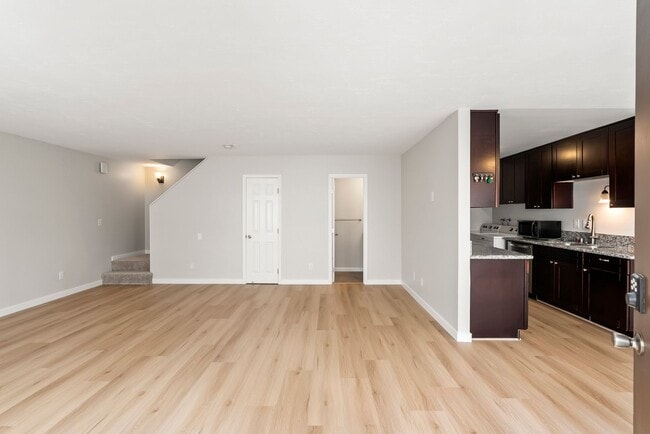 Building Photo - 6908 Camphor Ln