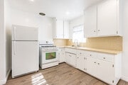 2BR, 1BA - 1,026SF - Kitchen - 521 N Marguerita Ave
