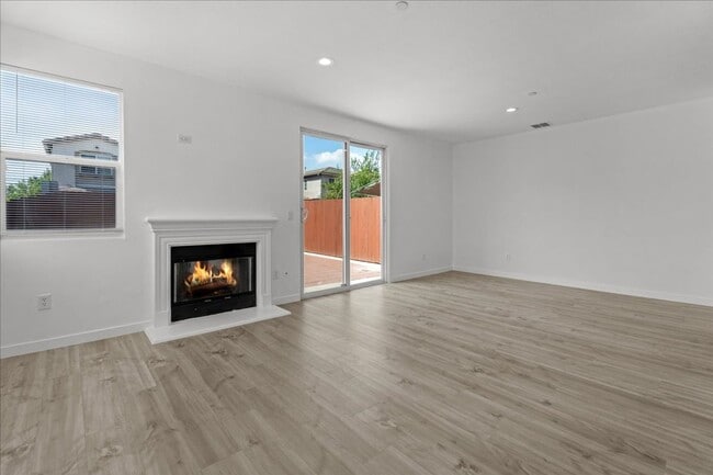 Photo - Fully Renovated 4 Bed 2.5 Bath Stunner In ...