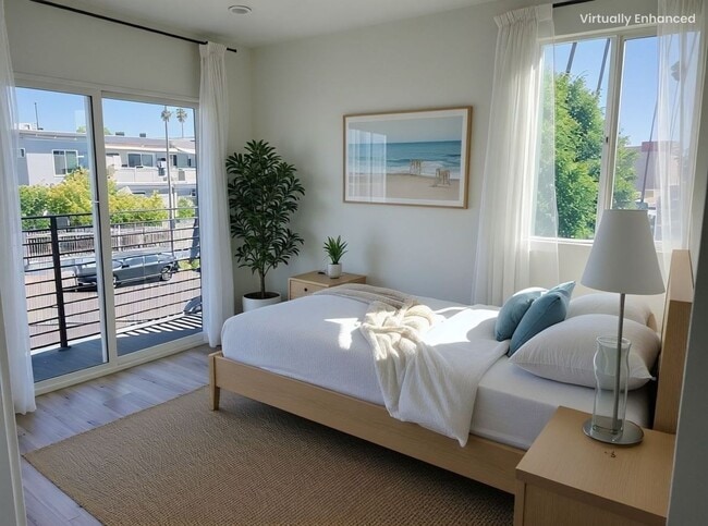 Photo - REST OF NOVEMBER FREE! Spacious 4 Bedroom ... Unit 1531 Winona Blvd