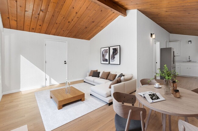 Building Photo - $1,775 - 1 Bed 1 Bath Fully Renovated Apartment within a Gated Complex in City Heights