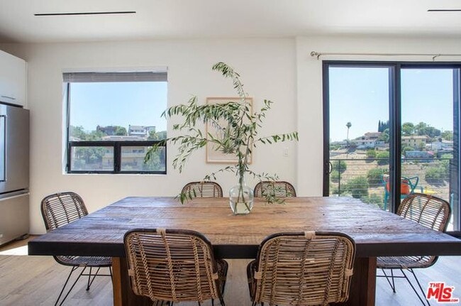 Building Photo - 3756 Brilliant Dr Rental