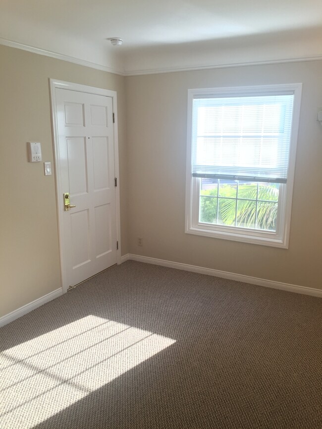 Photo - 209 S Hamilton Dr Unit 209