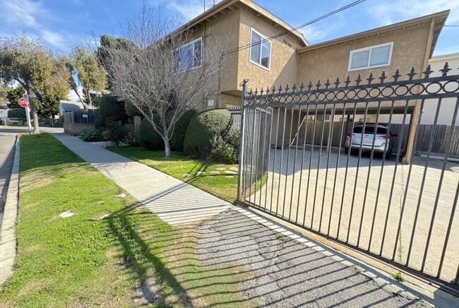 Photo - 10910 Regent St Unit A