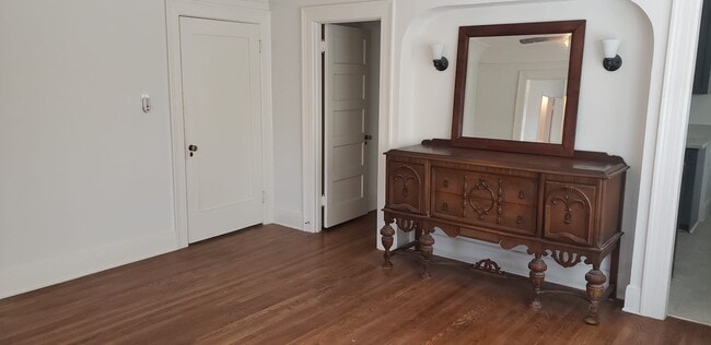 Photo - 1510 S Van Ness Ave Unit 1510