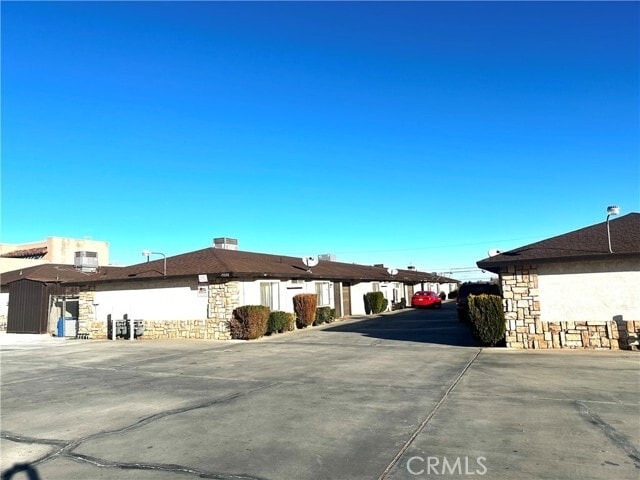 Building Photo - 15392 Bear Valley Rd Unit 3