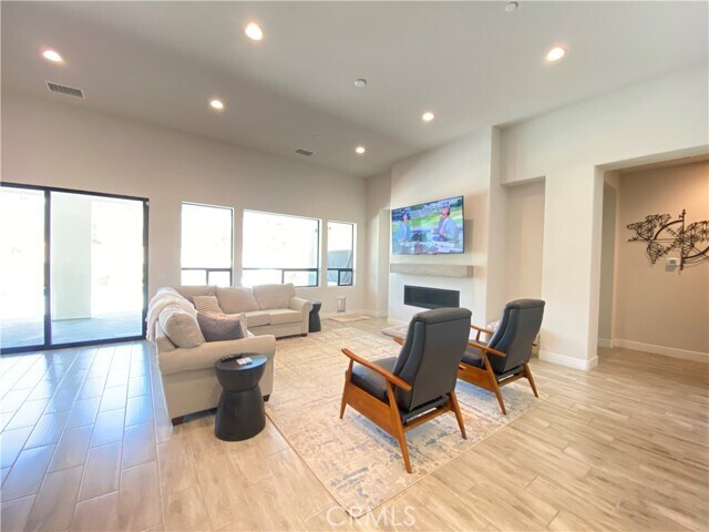 Photo - 49835 Meridian Wy