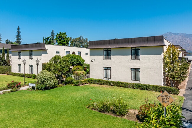 Building Photo - French Court Apartments