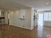 Photo - 130 San Vicente Blvd