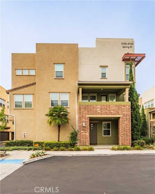 Photo - 5720 Spring St