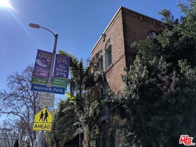 Building Photo - 649 N Rossmore Ave Unit 104 Rental