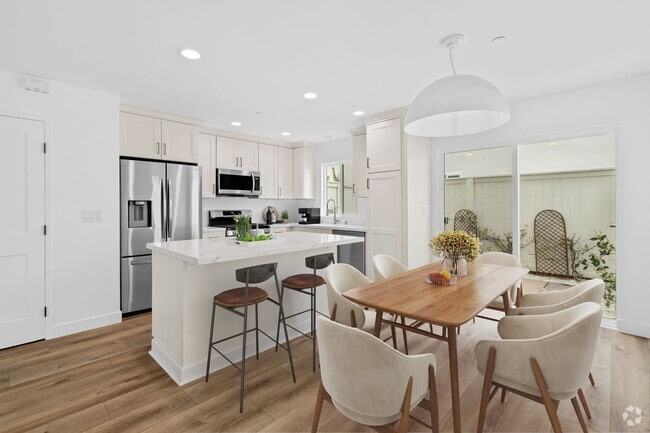 Building Photo - Beautiful 2 Bed, 2.5 Bath Condo in Dover V...