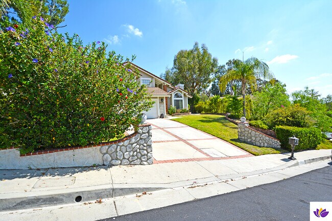 Photo - 23935 Ingomar St