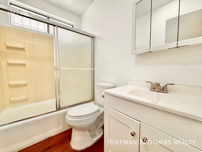 Photo - 1656 Arlington Ave Unit 2