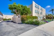 Exterior POV - 537 W. Hyde Park Blvd Apartments