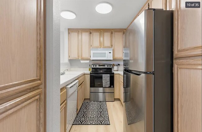 Photo - 2 Bedroom Condo in Fashion Valley Unit 13