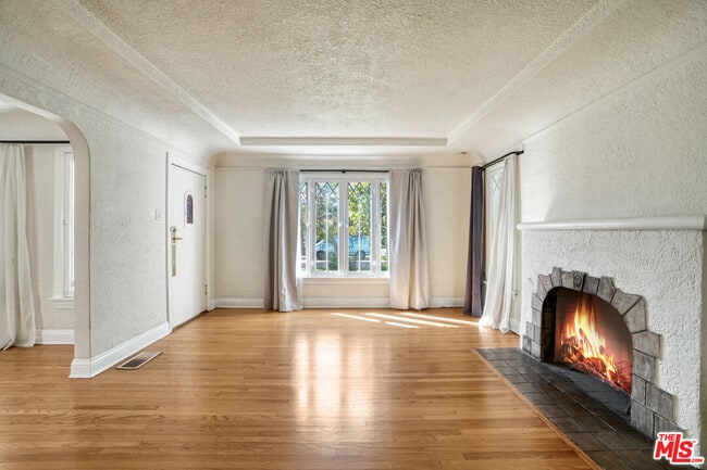 Photo - 2038 Malcolm Ave