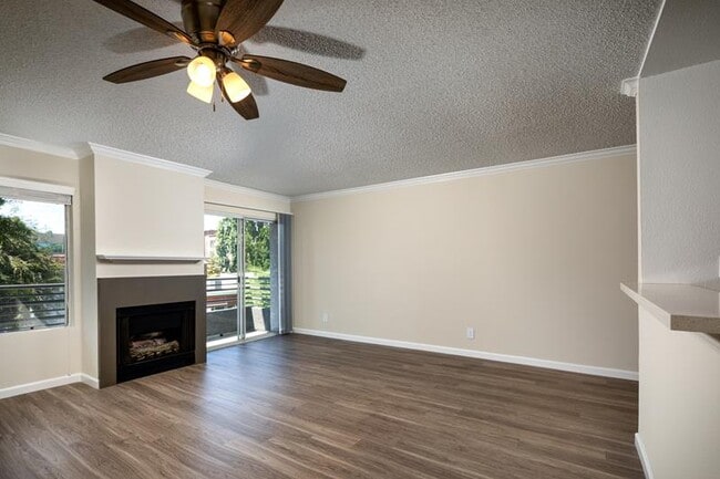 Photo - Warner Pointe